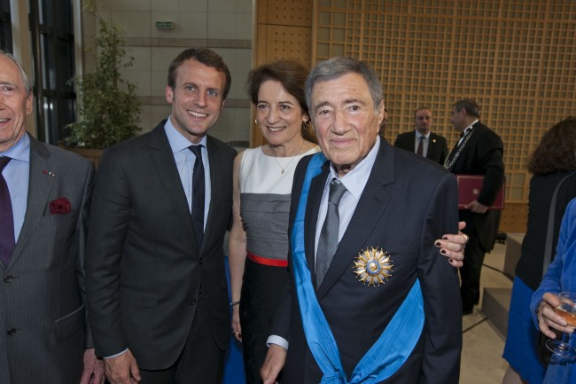 comment etre decore de ordre national du merite